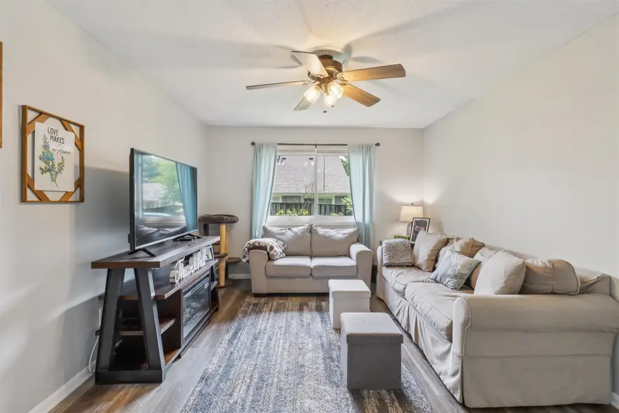 926 E 15th Street N, Newton, IA 50208 - Image #3