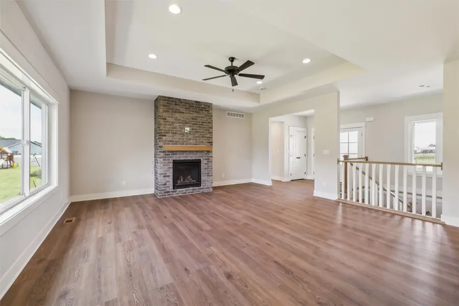 475 SE Walnut Woods Drive, West Des Moines, IA 50265 - Image #2