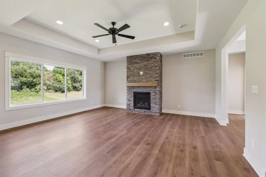 475 SE Walnut Woods Drive, West Des Moines, IA 50265 - Image #3