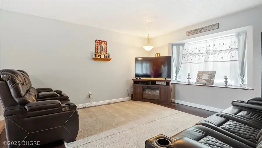 204 25th Avenue Sw, Altoona, IA 50009 - Image #3