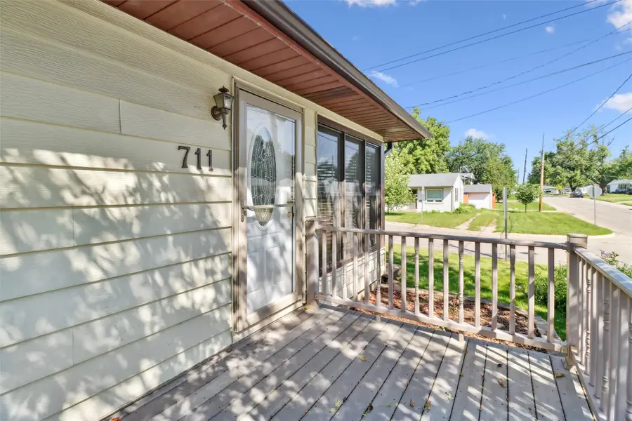 711 E 12th Street N, Newton, IA 50208 - Image #3