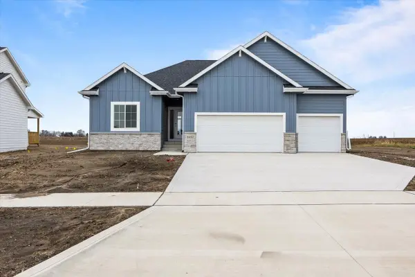 4642 180th Street, Urbandale, IA 50323