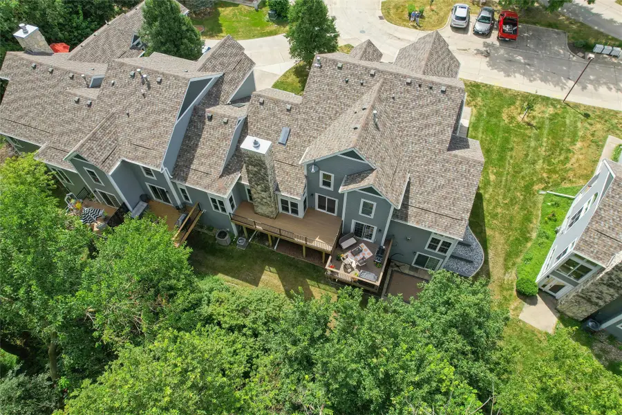 8037 Cobblestone Court, Urbandale, IA 50322 - Image #3