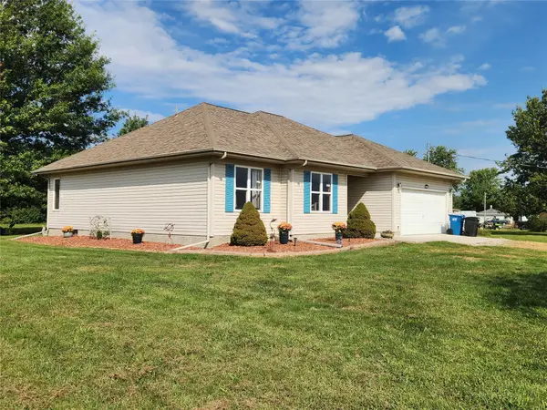 1723 Highway 5 Highway, Knoxville, IA 50138