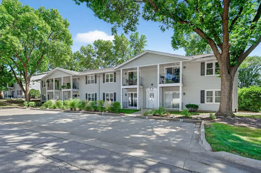 1220 49th Street #5, West Des Moines, IA 50266 - Image #2