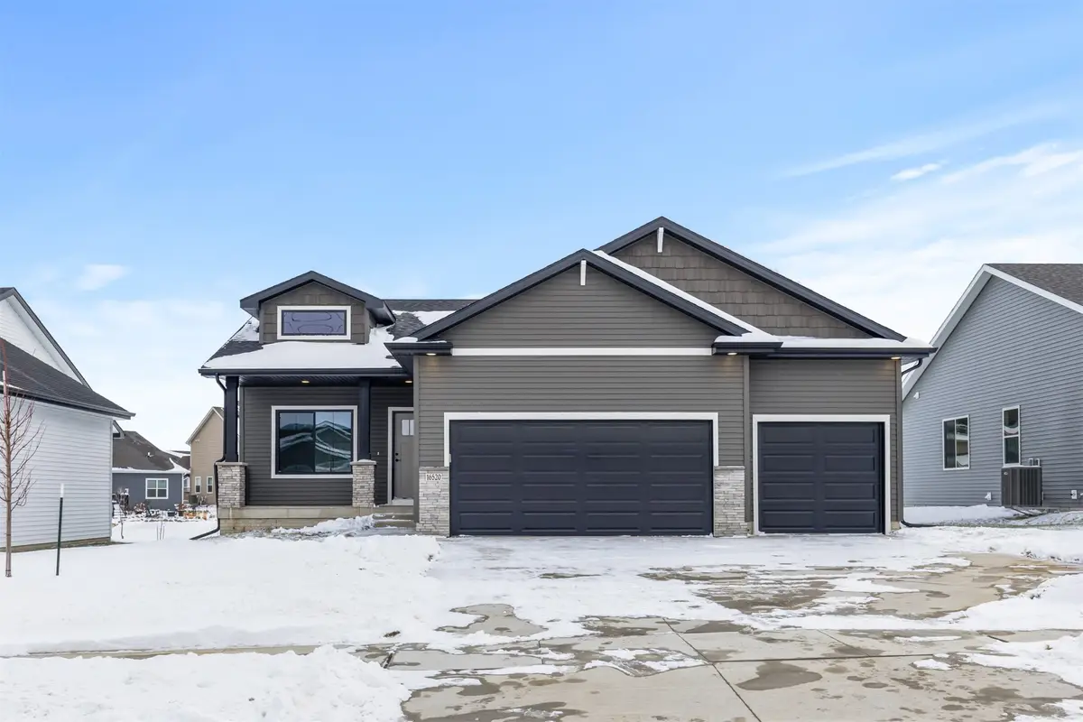 16520 Bentwood Drive, Urbandale, IA 50323 - Image #1