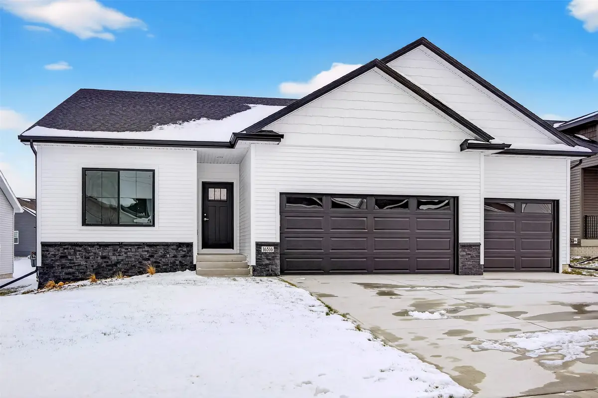16516 Bentwood Drive, Urbandale, IA 50323 - Image #1