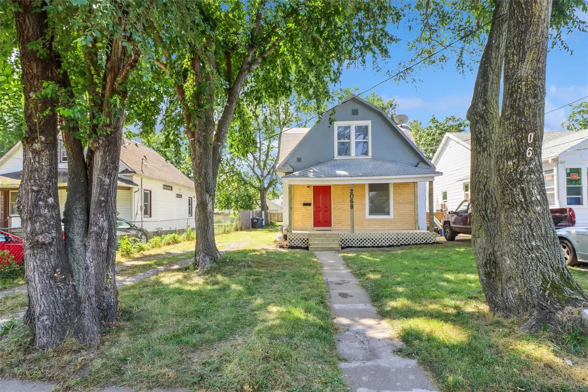 2069 E Grand Avenue, Des Moines, IA 50317 - Image #1