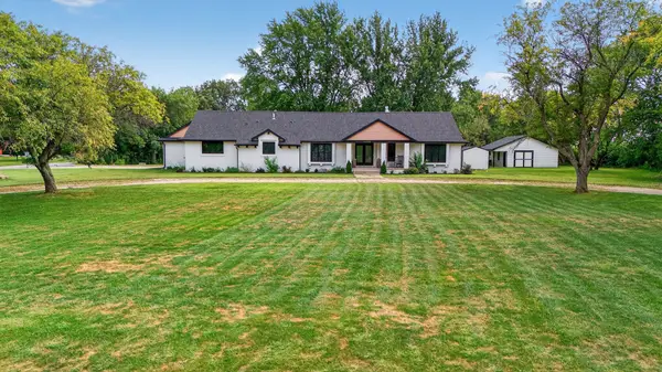 10318 NW 106th Avenue, Granger, IA 50109