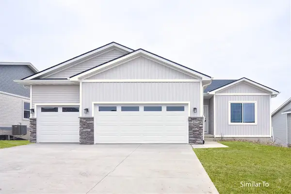 9466 Emilia Lane, West Des Moines, IA 50266