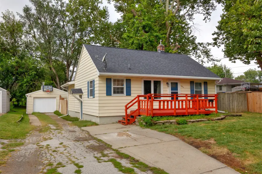 3814 67th Street, Urbandale, IA 50322 - Image #2