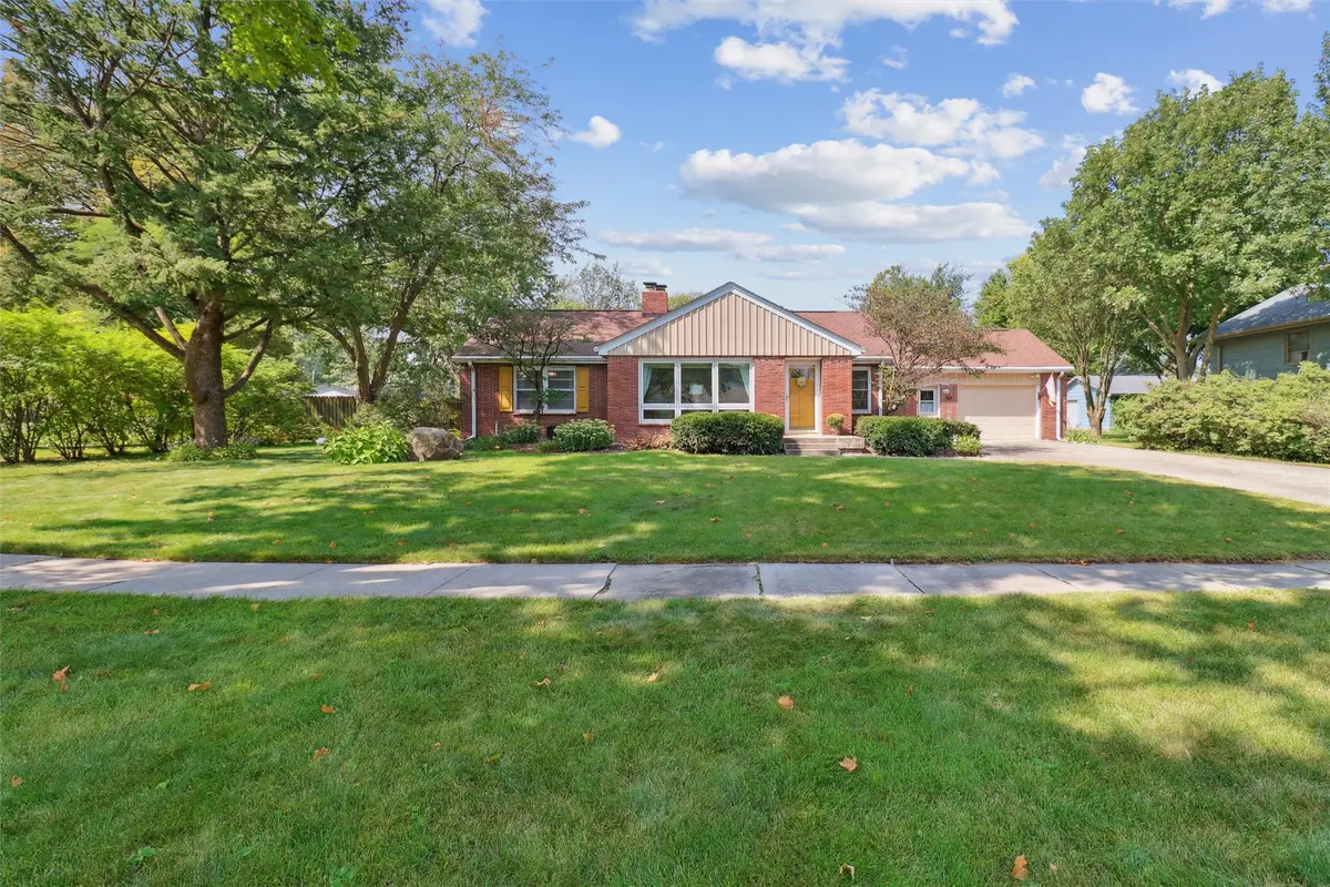 515 NE Maple Avenue, Earlham, IA 50072 - Image #1