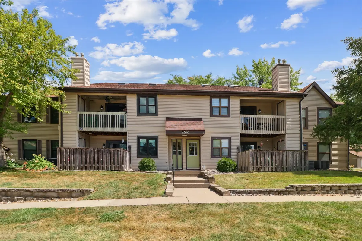 8641 Alpine Drive #E, Urbandale, IA 50322 - Image #1