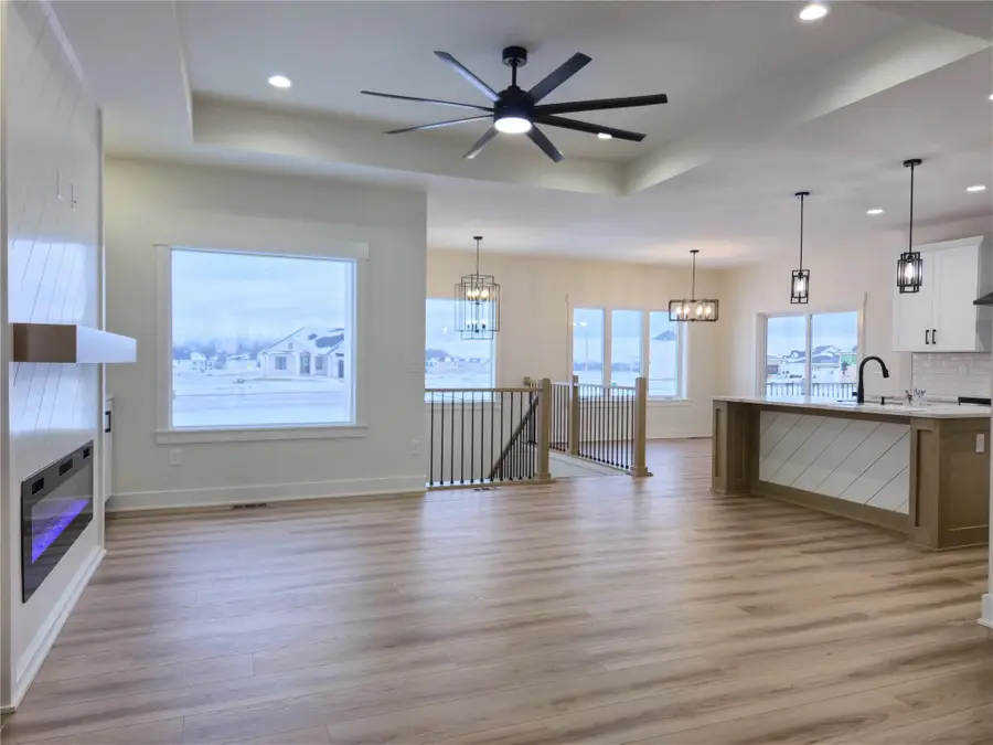 17331 Brookview Drive, Urbandale, IA 50323 - Image #3