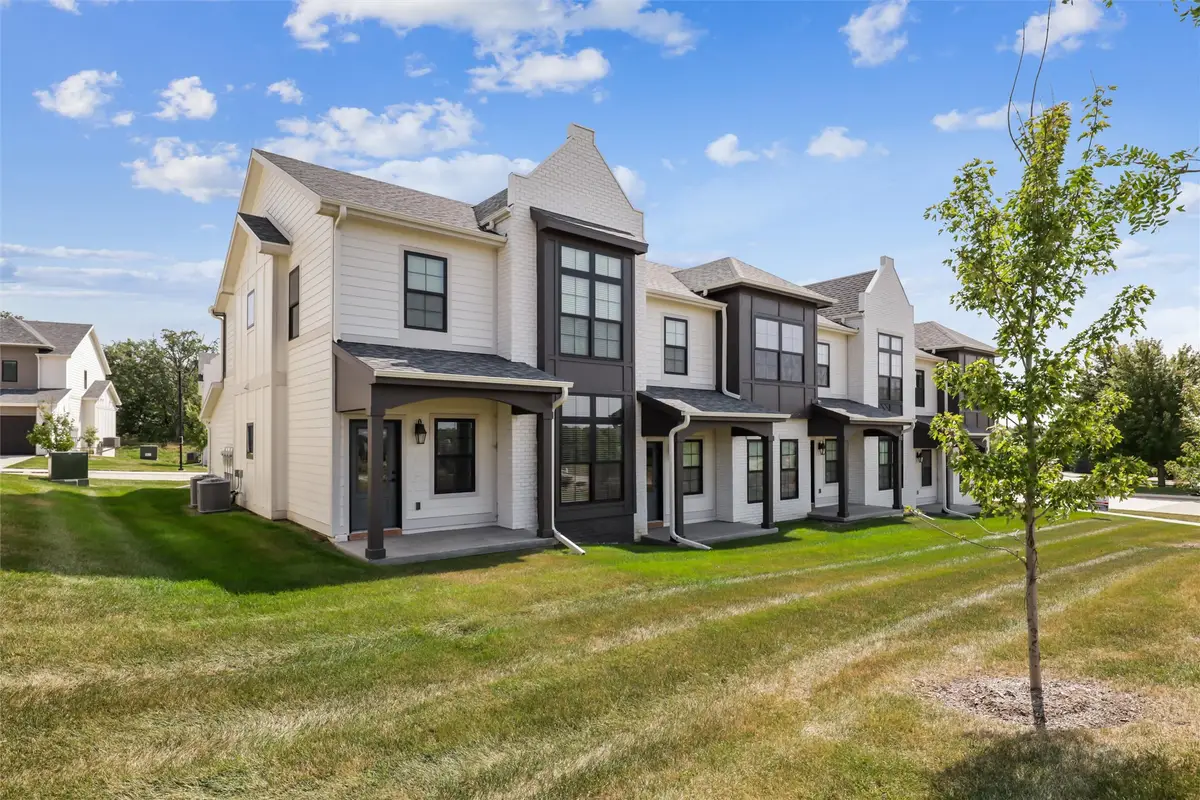 14136 Wilden Drive, Urbandale, IA 50323 - Image #1