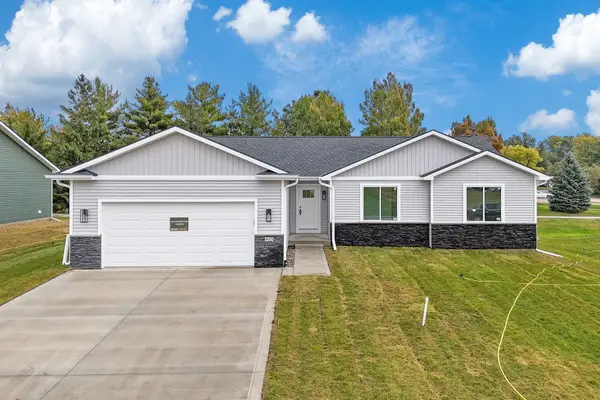 405 Farmer Drive, Conrad, IA 50621