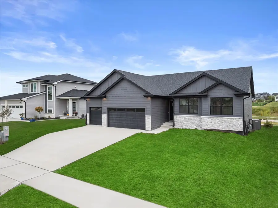 935 Hamilton Road, Waukee, IA 50263 - Image #2