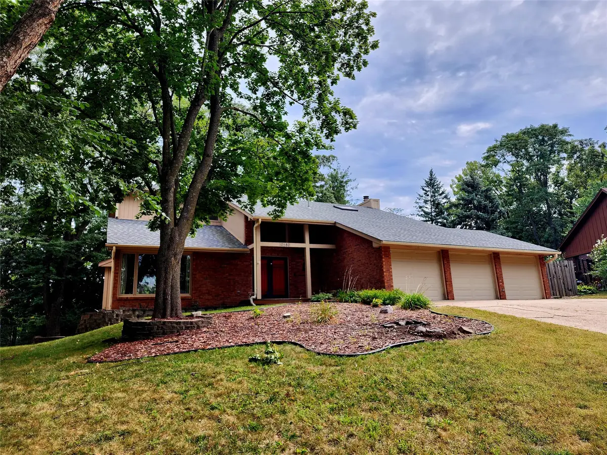 10580 Greenbelt Drive, Clive, IA 50325 - #1
