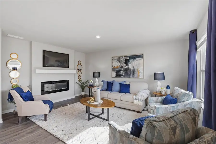 136 8th Avenue Ne, Altoona, IA 50009 - Image #2