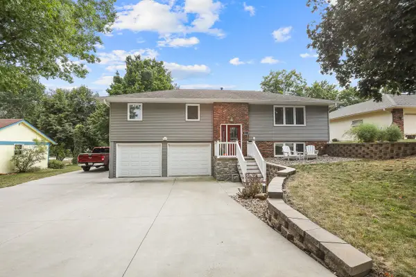 921 Brentwood Drive, Pella, IA 50219