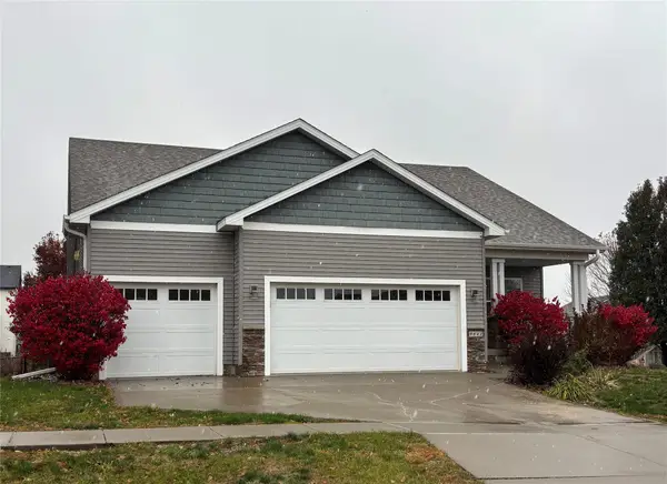 9641 Valley Parkway, Johnston, IA 50131