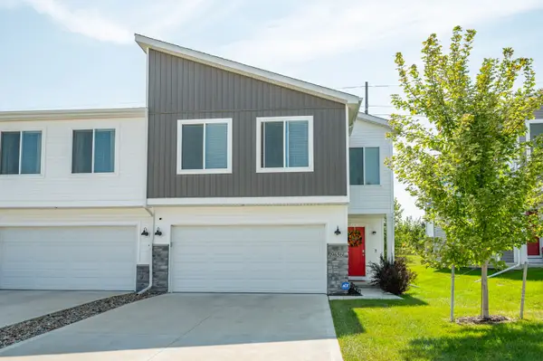 9656 Heightsview Drive, West Des Moines, IA 50266