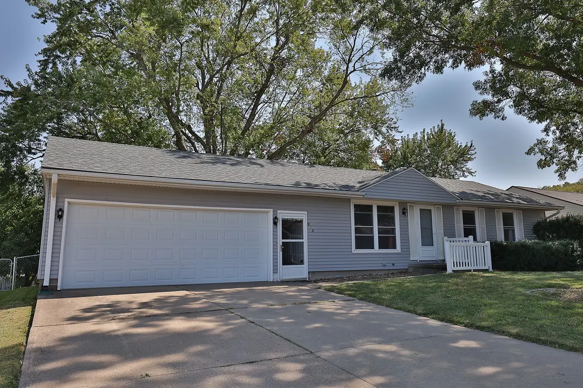 210 E 12th Street, Pella, IA 50219 - Image #1