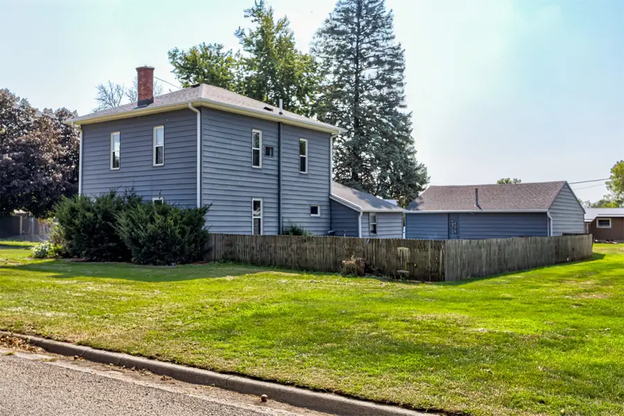 208 3rd Avenue Ne, State Center, IA 50247 - Image #3