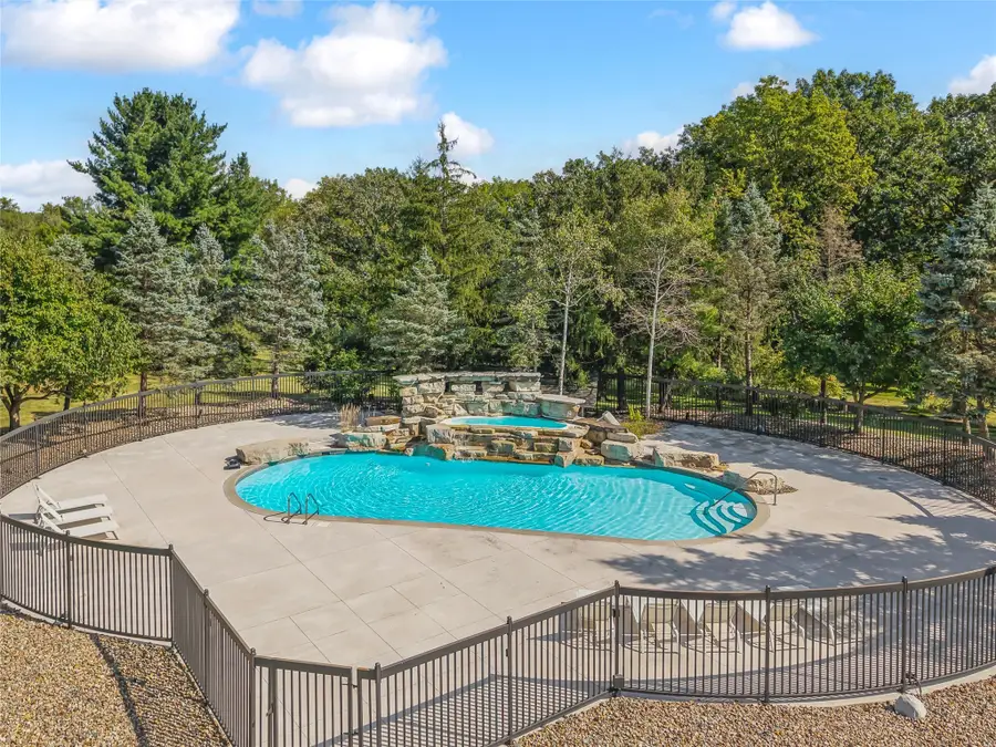 3700 Hidden Creek Drive, West Des Moines, IA 50265 - Image #3