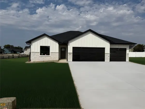 803 Carly Lane, Prairie City, IA 50228