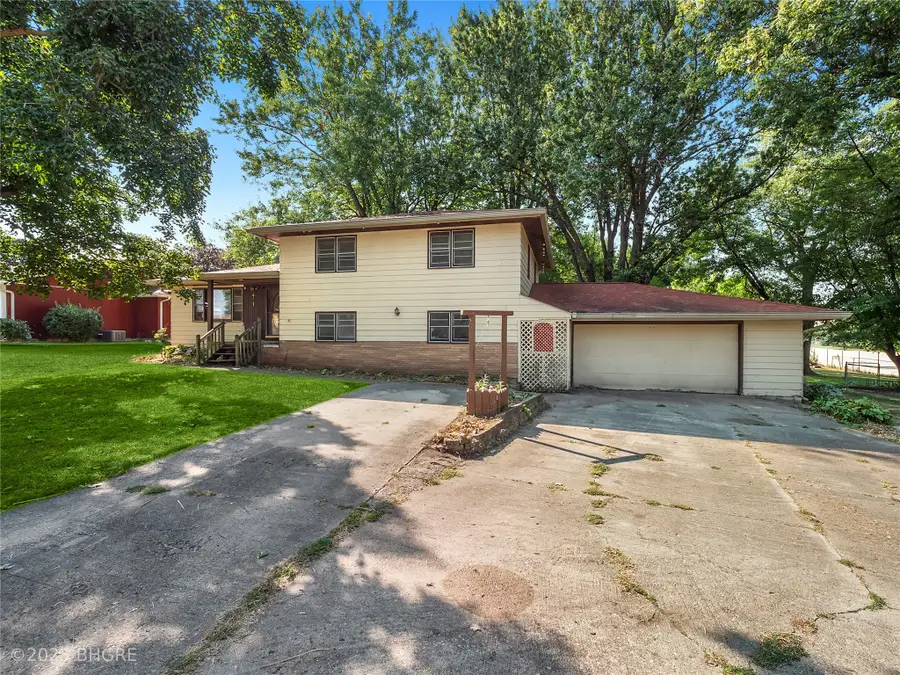 411 W Pleasant Street, Pleasantville, IA 50225 - Image #2