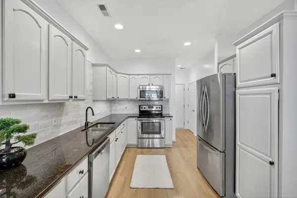 900 67th Street #805, West Des Moines, IA 50266