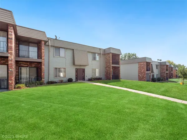 4849 Woodland Avenue #3, West Des Moines, IA 50266