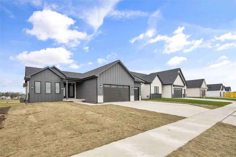 17339 Brookview Drive, Urbandale, IA 50323 - Image #3