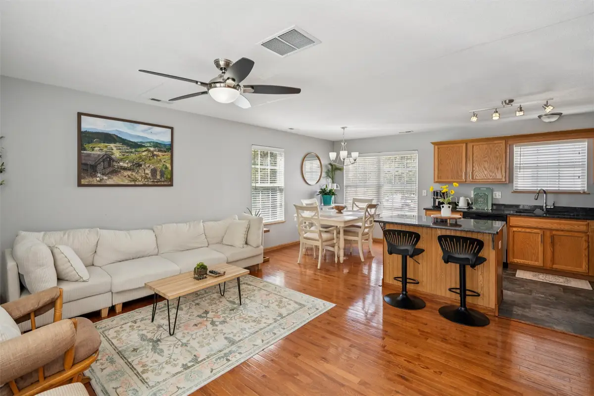 15212 Greenbelt Drive, Urbandale, IA 50323 - Image #1