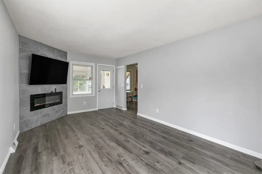 4010 E 23rd Street, Des Moines, IA 50317 - Image #3