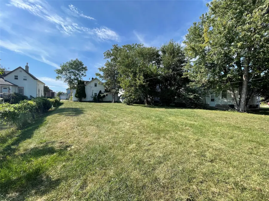 204 S 5th Street, Marshalltown, IA 50158 - #2