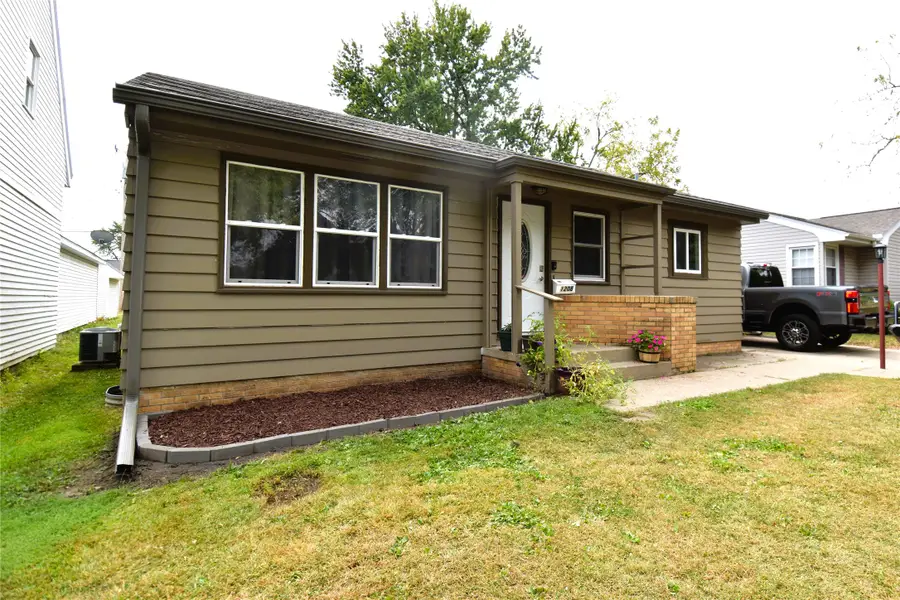 1208 Garst Avenue, Boone, IA 50036 - Image #2