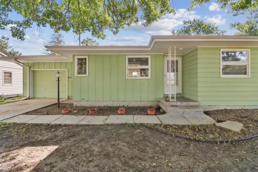 1004 E 14th Street S, Newton, IA 50208 - Image #2