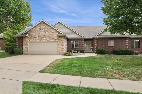 16691 Valleyview Lane, Clive, IA 50325