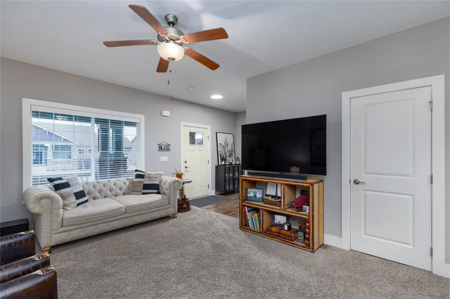 305 SW Heritage Lane, Ankeny, IA 50023 - Image #2