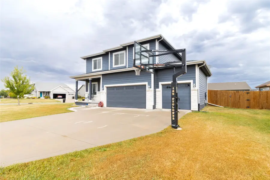 555 NE Bowman Drive, Waukee, IA 50263 - Image #2