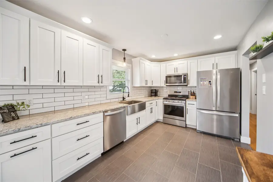 3924 80th Street, Urbandale, IA 50322 - Image #2