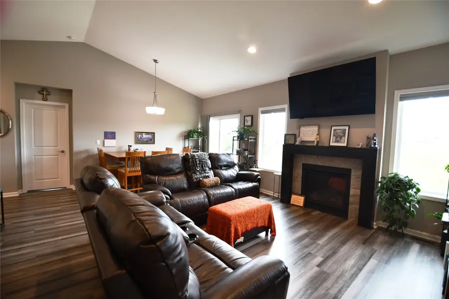 675 S 8th Street, Carlisle, IA 50047 - Image #2