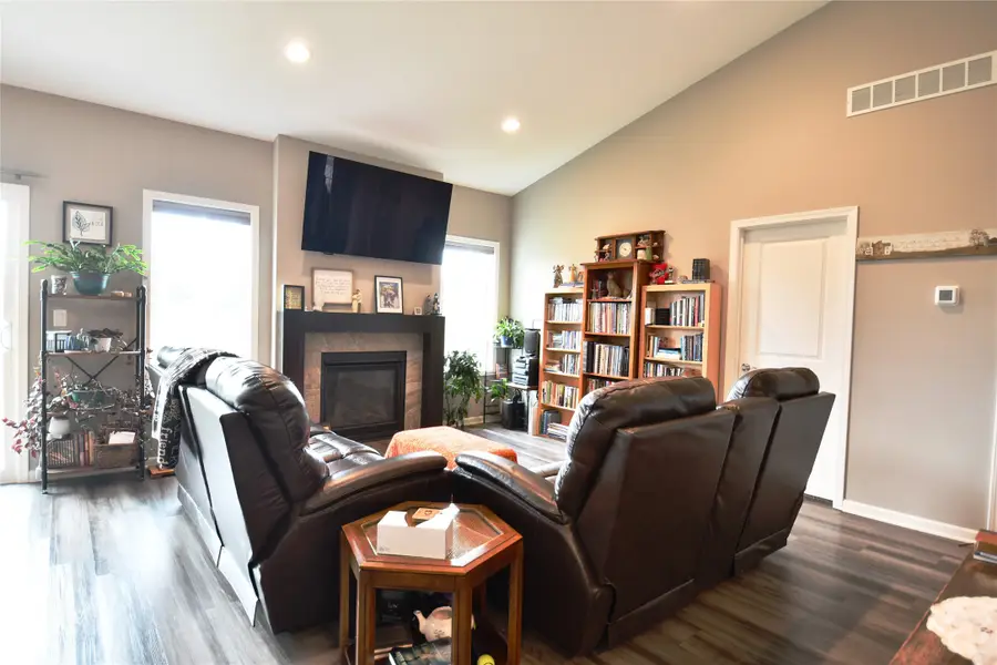 675 S 8th Street, Carlisle, IA 50047 - Image #3