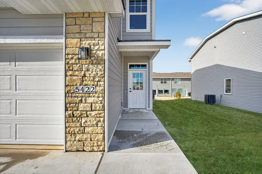 5422 153rd Street, Urbandale, IA 50323 - Image #3