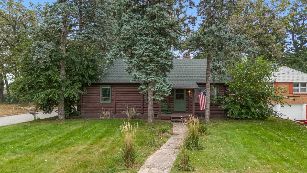 626 18th Street W, Clear Lake, IA 50428 - Image #1