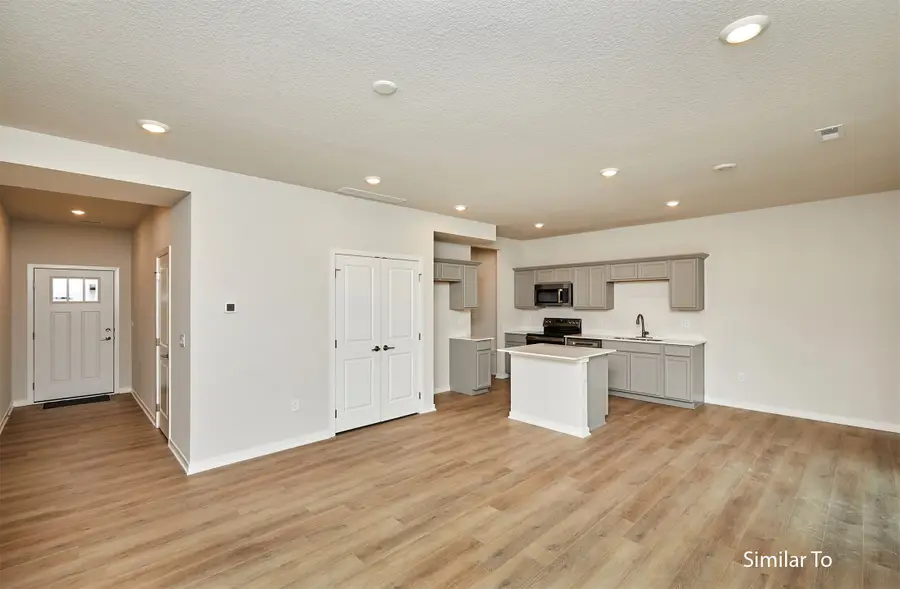 9120 Robinson Drive, West Des Moines, IA 50266 - Image #2