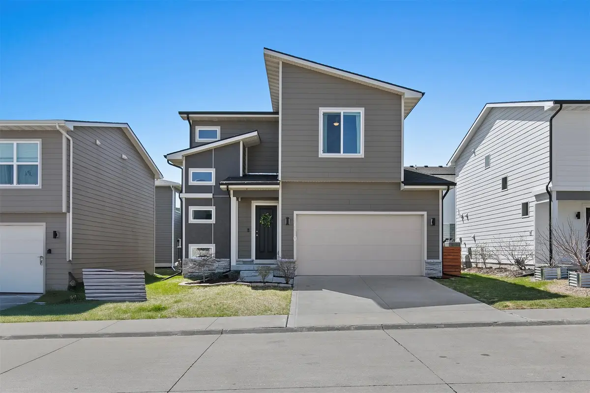 17110 Blue Sage Lane, Urbandale, IA 50323 - Image #1