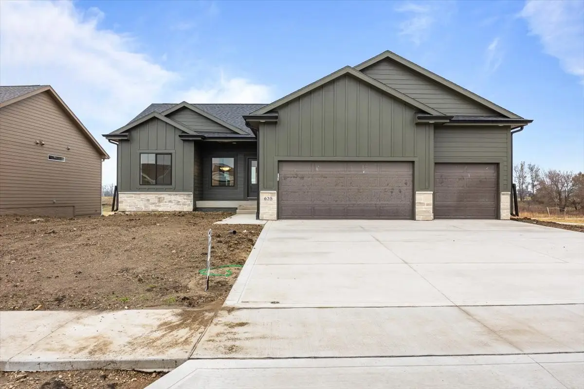 635 NW Rosemont Drive, Waukee, IA 50263 - Image #1